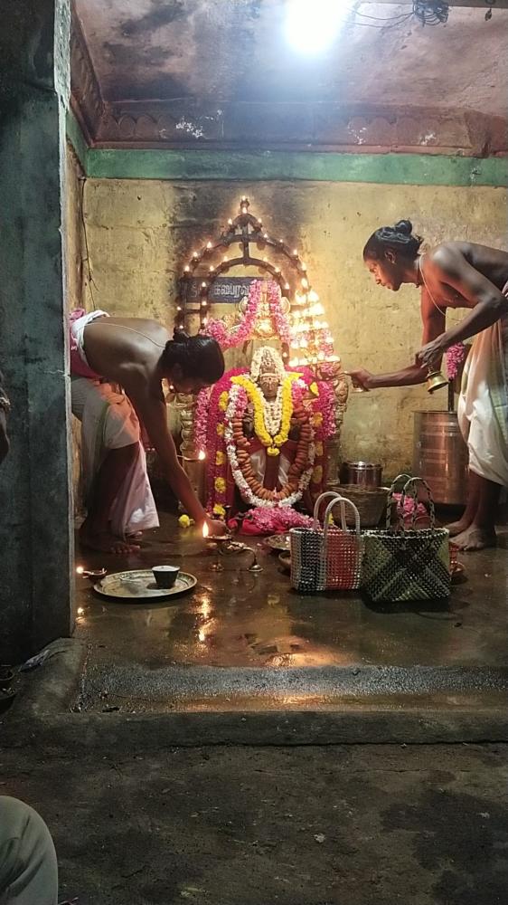 thirukoteshwar-temple-theipirai-astami-poojai
